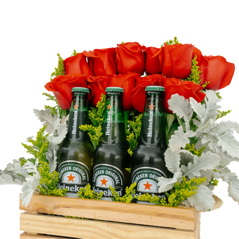 Arreglo con Rosas, Senecio y Botellas de Cerveza - Imagen 2