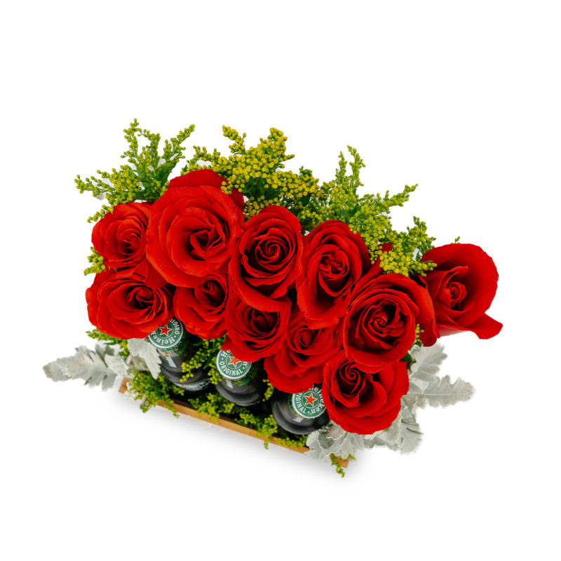 Arreglo con Rosas, Senecio y Botellas de Cerveza - Imagen 3
